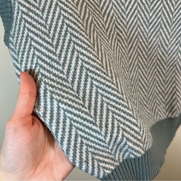 ✨ Sincerely Jules Women’s Gray Black Sweater Vest Small - Picture 7 of 10